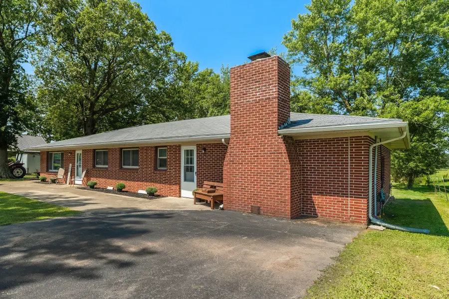 1070 S Diggins Main Street, Seymour, MO 65746 - #3