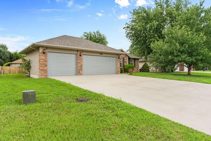 614 S Ashton Avenue, Republic, MO 65738 - #3