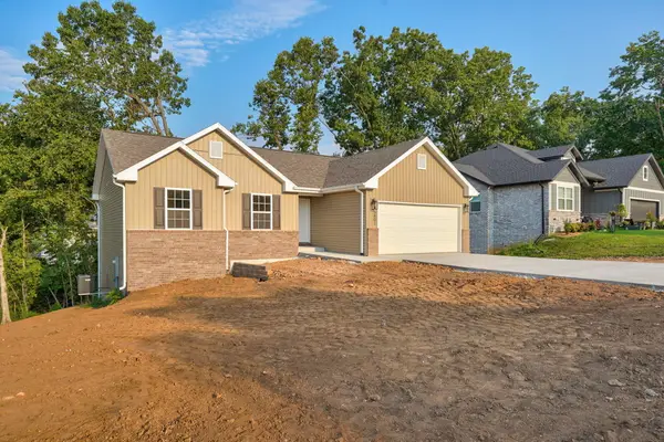 5801 S Cloverdale Lane, Battlefield, MO 65619