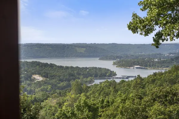 42 Golfcrest Circle, Kimberling City, MO 65686