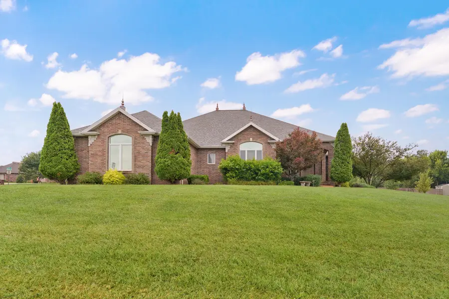 3842 W Stonehinge Drive W, Springfield, MO 65807 - #2