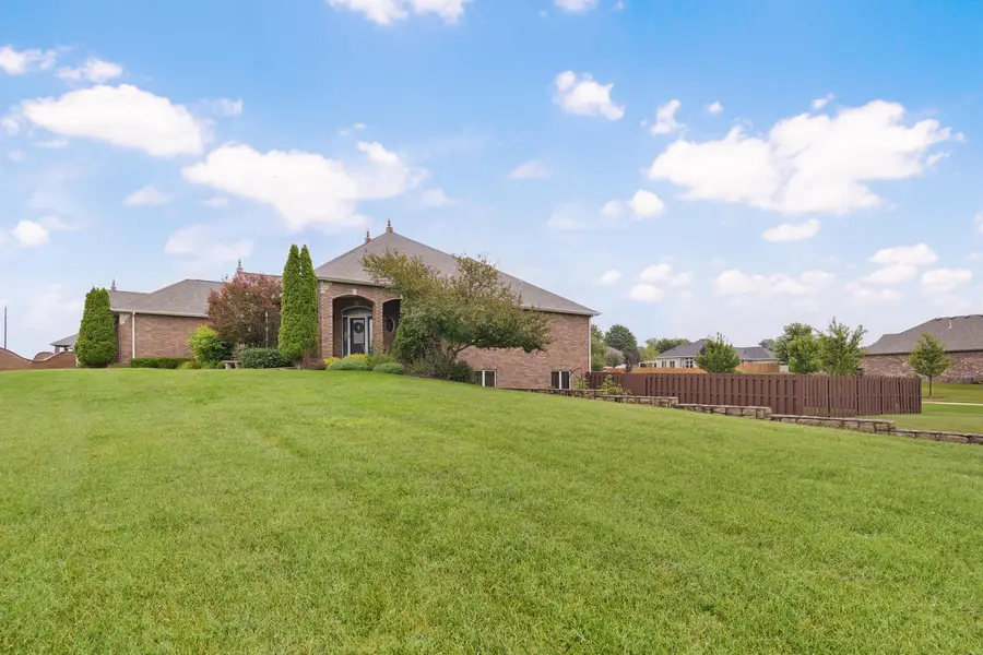 3842 W Stonehinge Drive W, Springfield, MO 65807 - #3
