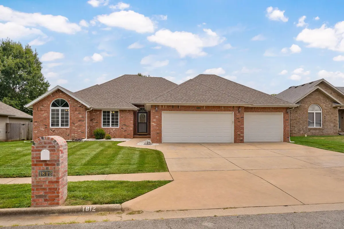 1812 W Village Lane, Springfield, MO 65807 - #1