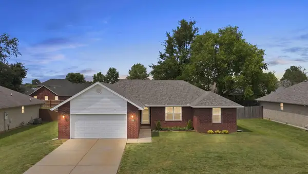 405 E Whitethorn Drive, Republic, MO 65738