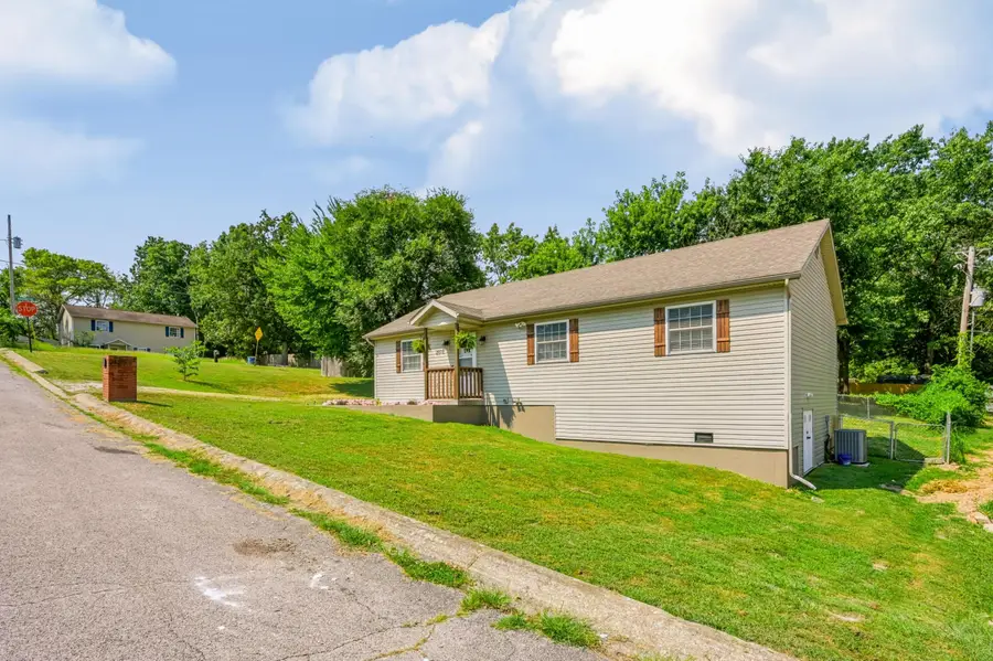 2010 Sally Ann Avenue, Neosho, MO 64850 - #3