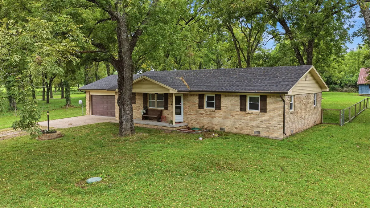 1031 N Lemmon Avenue, Bolivar, MO 65613 - #1