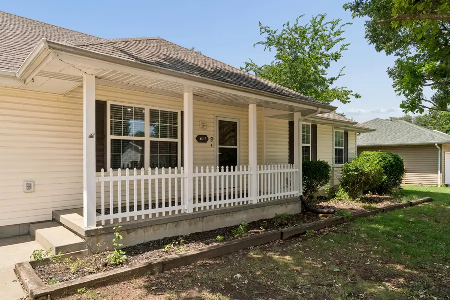 611 S Countryside Avenue, Republic, MO 65738 - #3