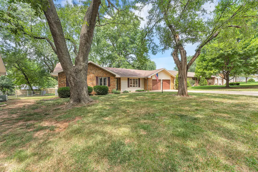3039 E Covington Street, Springfield, MO 65804 - #2