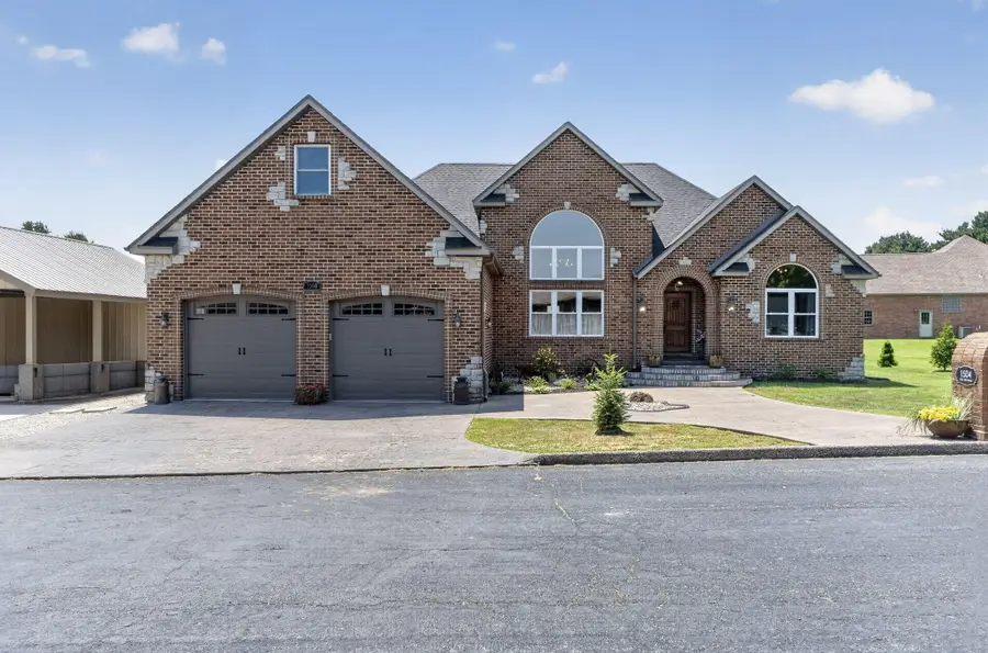 1504 E 15th Street, Mountain Grove, MO 65711 - #2
