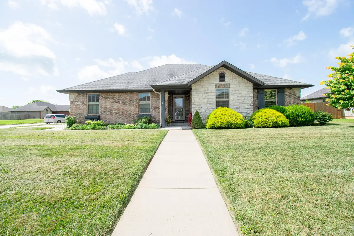 1898 E Latana Drive, Ozark, MO 65721 - #1