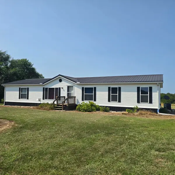 21254 Farm Road 2007, Aurora, MO 65605