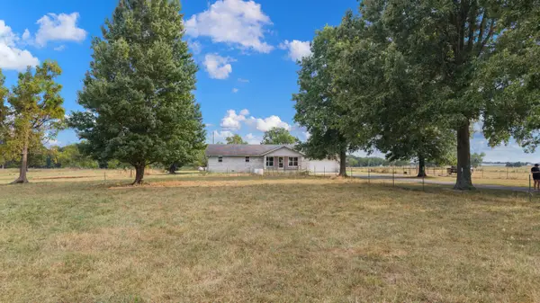 9671 Farm Road 2230, Cassville, MO 65625