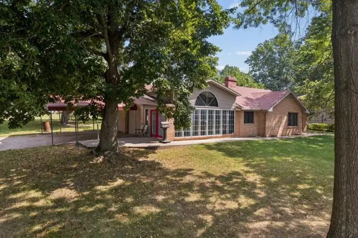 301 E Walnut Street, Aurora, MO 65605 - #1