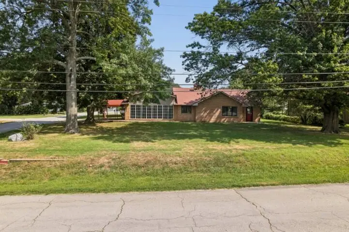 301 E Walnut Street, Aurora, MO 65605 - #3