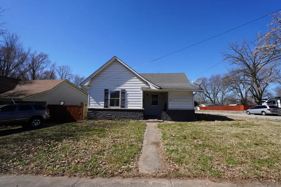 801 S Newton Avenue, Springfield, MO 65806 - #2