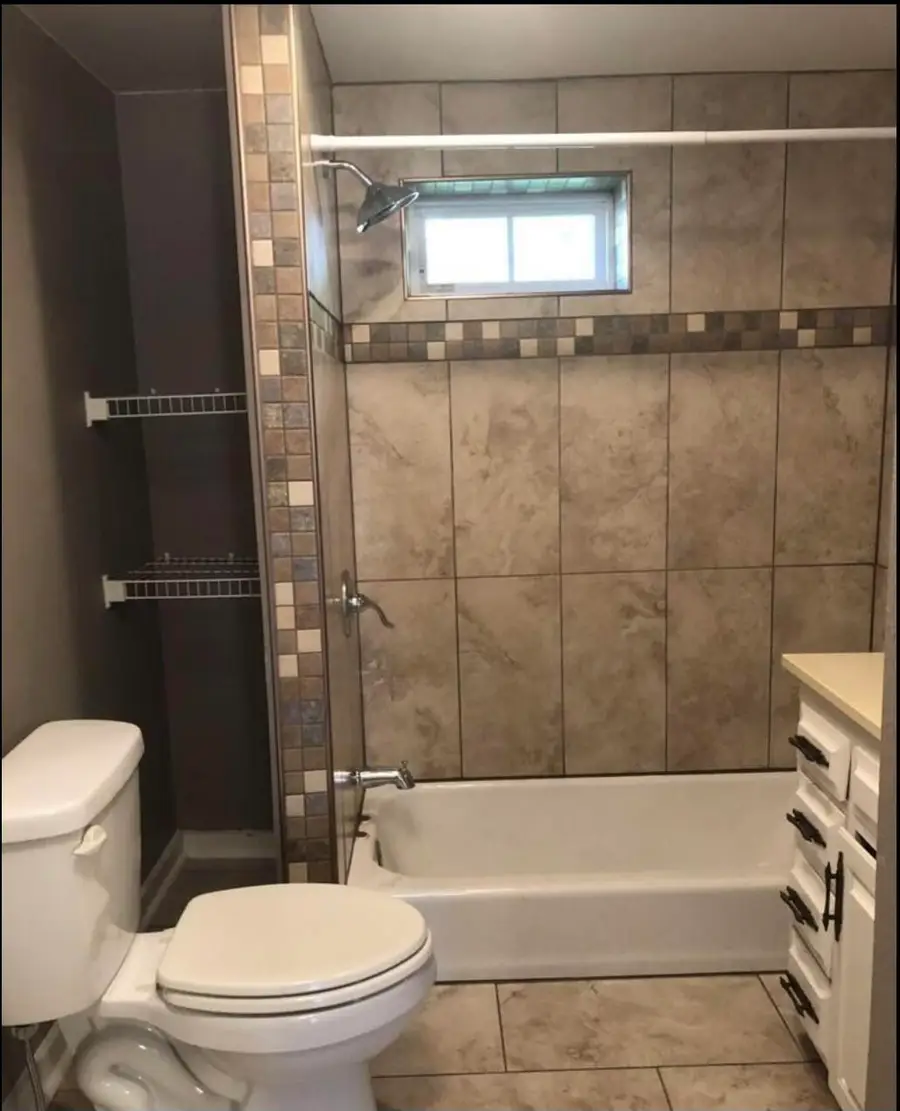 609 E 15th Street, Joplin, MO 64804 - #3