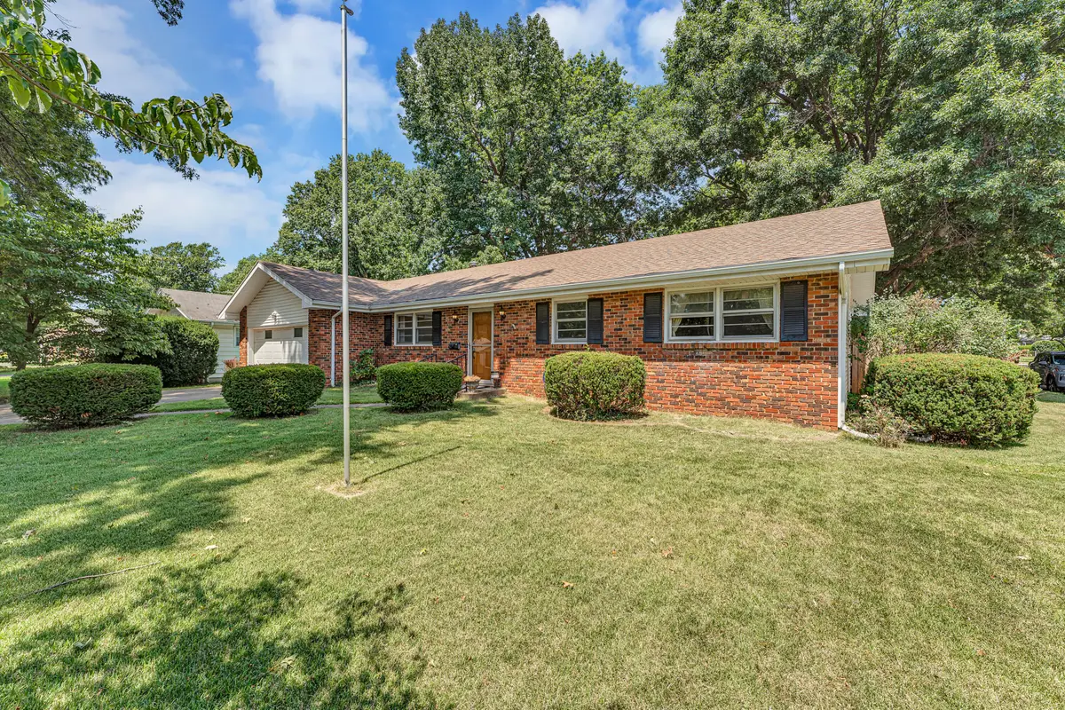 1543 E Glenwood Street, Springfield, MO 65804 - #1