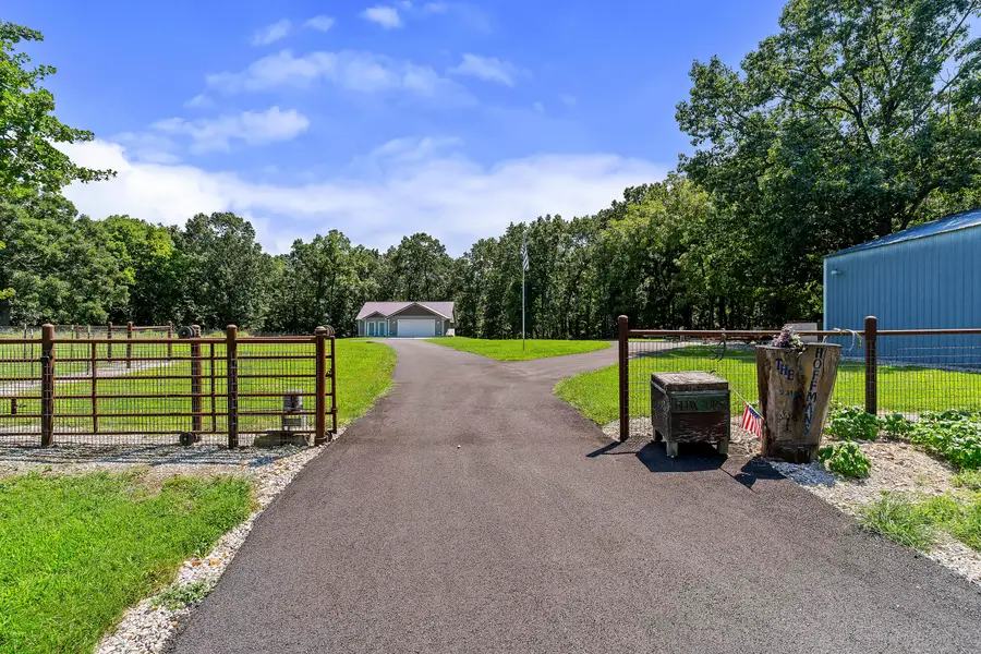 9318 E Farm Rd 112, Strafford, MO 65757 - #2