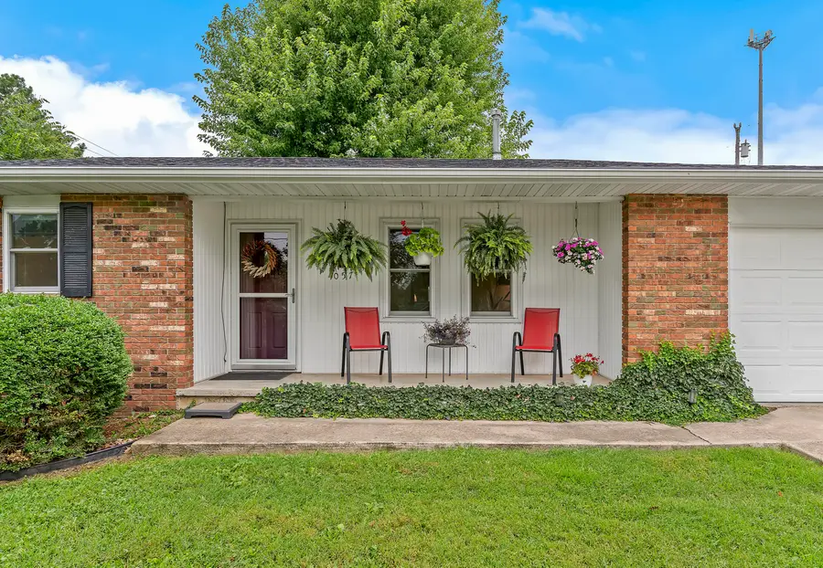 1057 S Elm Street, Marshfield, MO 65706 - #2
