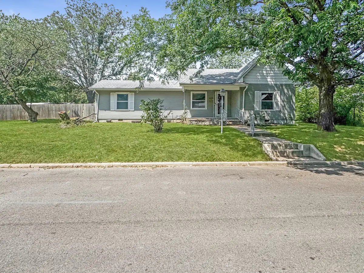 716 Campbell Street, Webb City, MO 64870 - #1