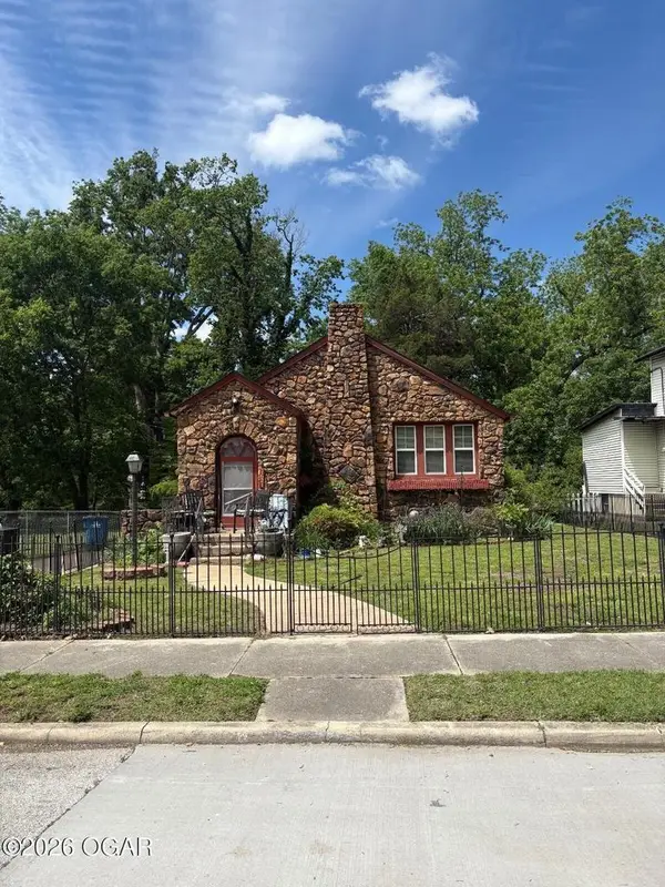 1621 S Main Street, Carthage, MO 64836