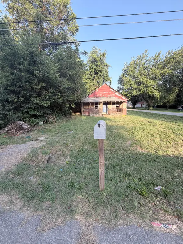 1847 N Hillcrest Avenue, Springfield, MO 65802