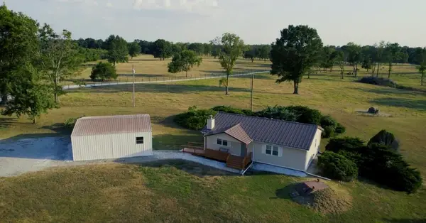 5220 Longview Circle, Diamond, MO 64840