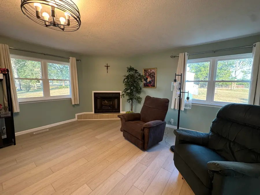 5220 Longview Circle, Diamond, MO 64840 - #3
