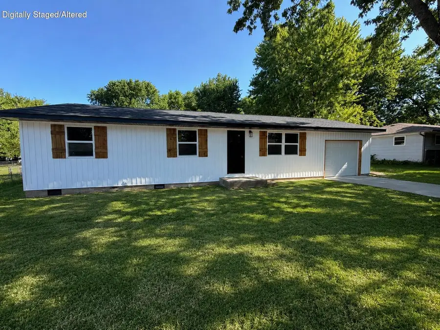 619 W Elm Street, Aurora, MO 65605 - #2