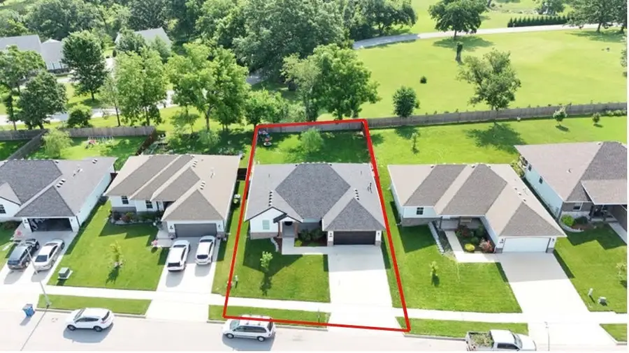 802 S Wheaton Hills Drive, Nixa, MO 65714 - #2