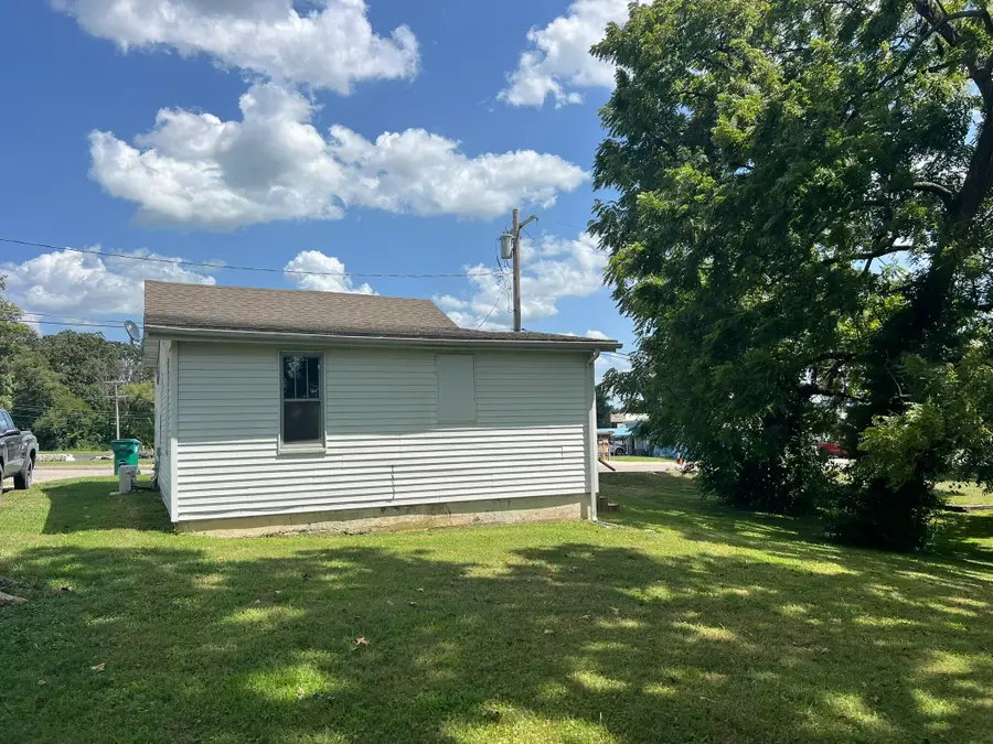 205 N Ash Street, Willow Springs, MO 65793 - #3
