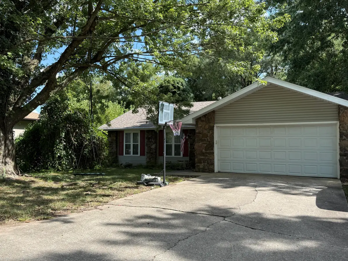 1014 W Woodland Drive, Republic, MO 65738 - #1