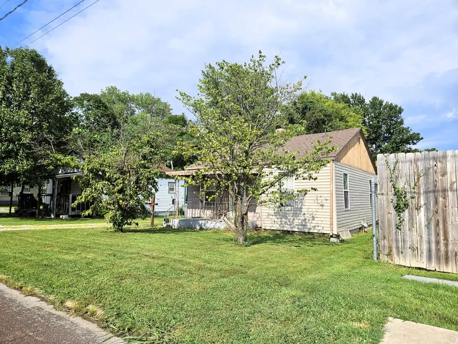 1020 N West Avenue, Springfield, MO 65802 - #2