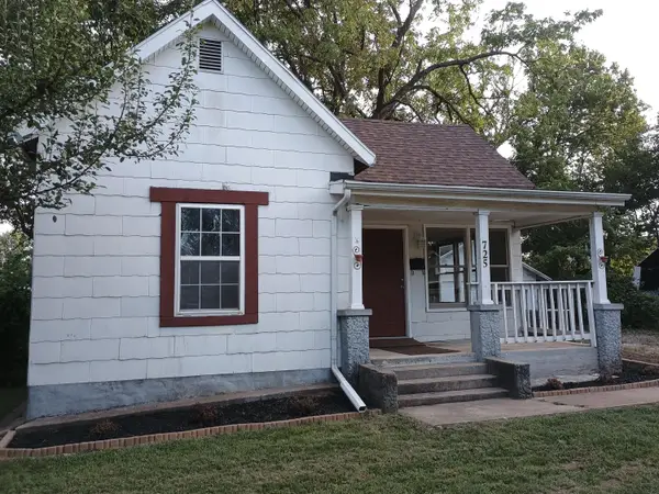 725 W Chicago Street, Springfield, MO 65803
