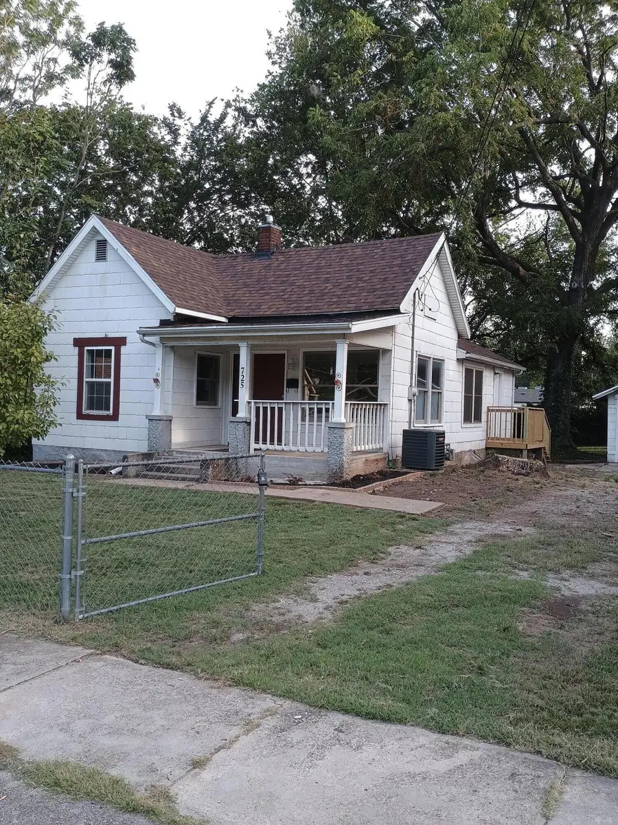 725 W Chicago Street, Springfield, MO 65803 - #3