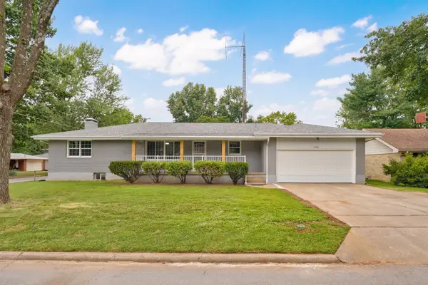 1963 S Westwood Avenue, Springfield, MO 65807