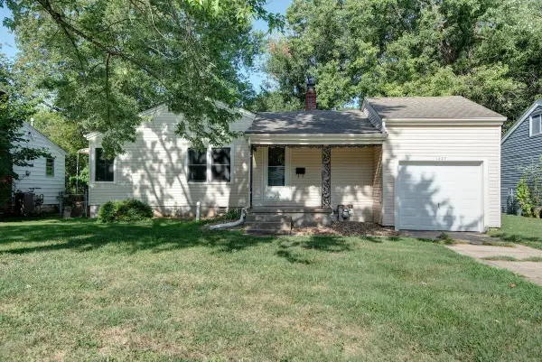 1427 S Pickwick Avenue, Springfield, MO 65804