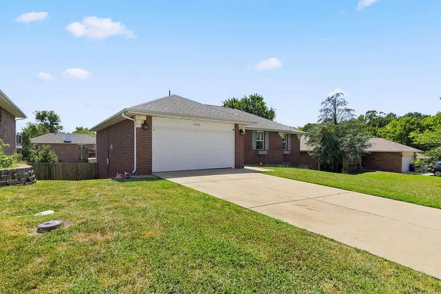 4048 W Falcon Drive, Battlefield, MO 65619 - #2