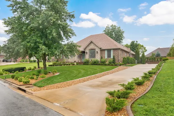 6071 S Overlook Trail, Springfield, MO 65810