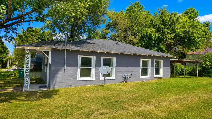 802 Corn Avenue, Willow Springs, MO 65793 - #2