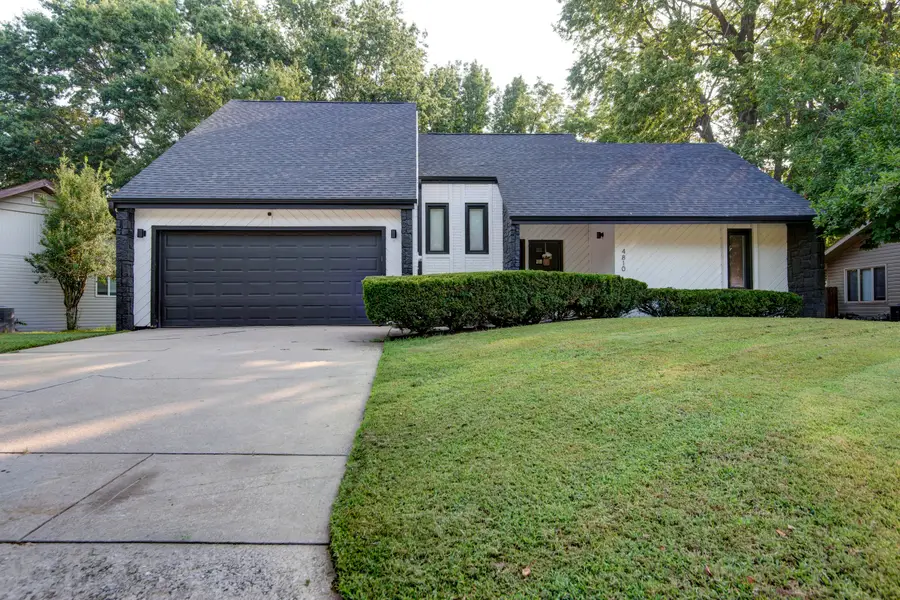 4810 S Warwick Avenue, Springfield, MO 65804 - #2