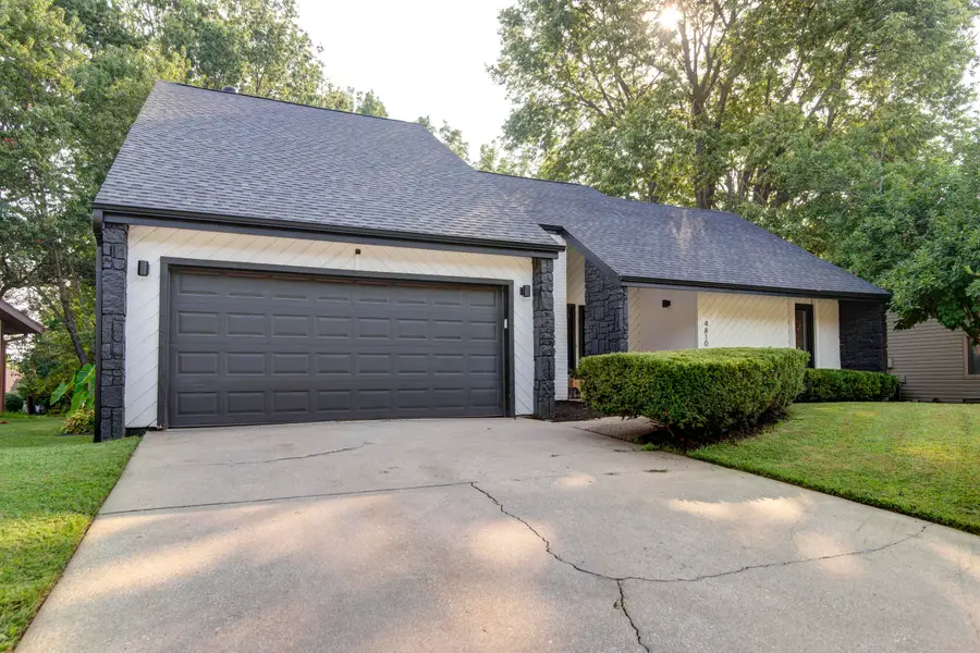 4810 S Warwick Avenue, Springfield, MO 65804 - #3