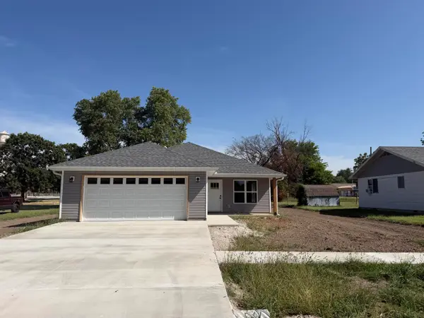 215 W Lexington Avenue, Jasper, MO 64755