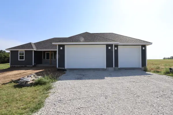 000 E Arrowhead Estates, Stockton, MO 65785