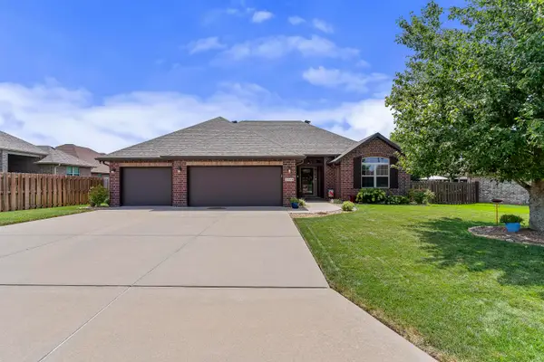 3768 W River Rock Street W, Springfield, MO 65807
