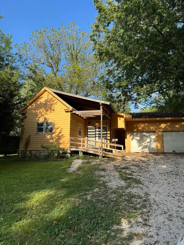 2326 N Jefferson Avenue, Springfield, MO 65803