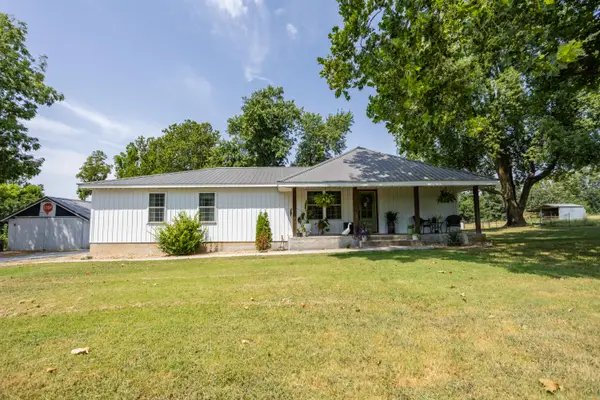 17550 Unicorn Road, Stark City, MO 64866