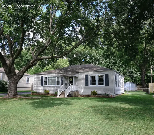 2370 S Luster Avenue, Springfield, MO 65804