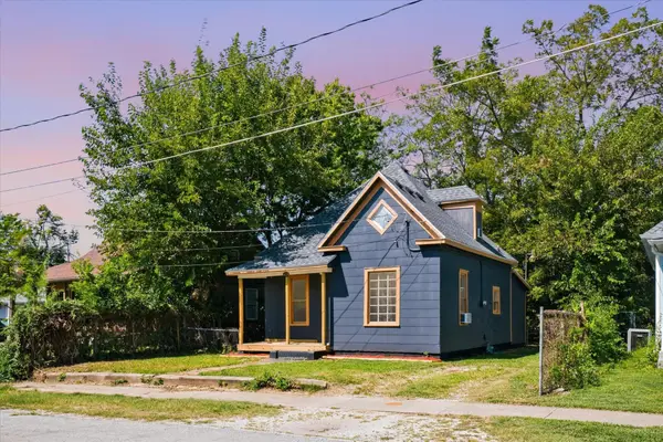 1311 N Johnston Avenue, Springfield, MO 65802