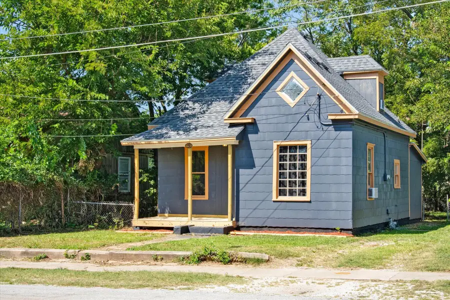 1311 N Johnston Avenue, Springfield, MO 65802 - #2